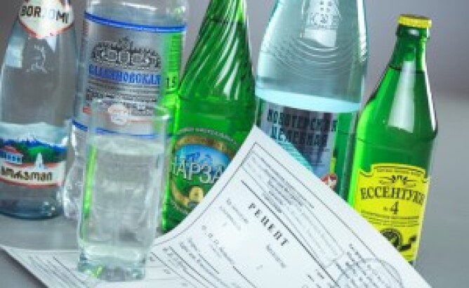 Минеральная вода при беременности: советы по выбору полезной минералки