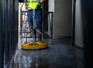 Ремонт в квартире закончился, а грязь осталась — пора звать профессионалов