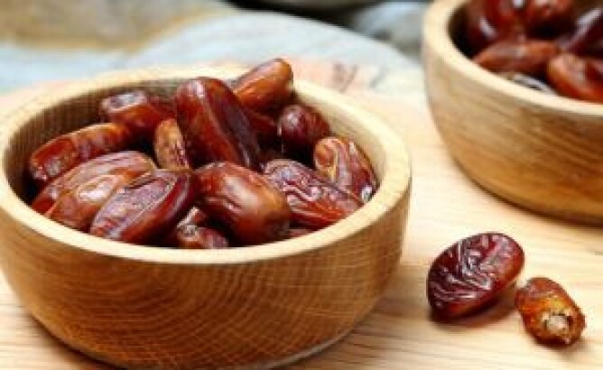Финики – вкусные помощники при беременности и родах