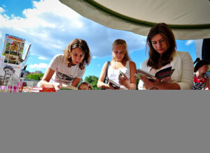 Радость книжного чтения — проект «Летняя читальня» в Кузьминках